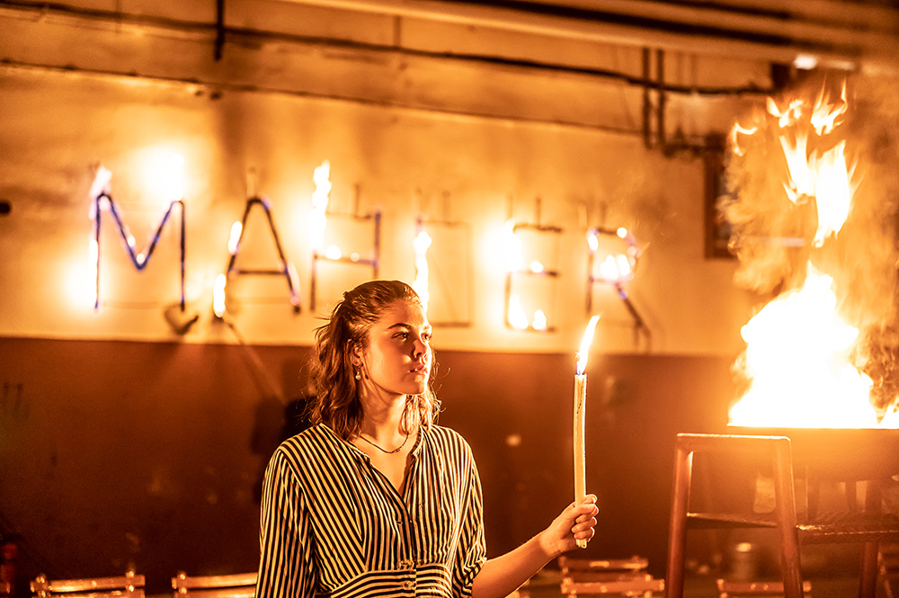 Marie Theres Müller als Alma 1