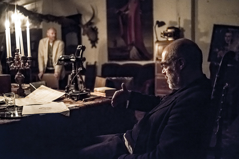 Doron Tavori als Gustav Mahler und Stefan Rehberg als Sigmund Freud