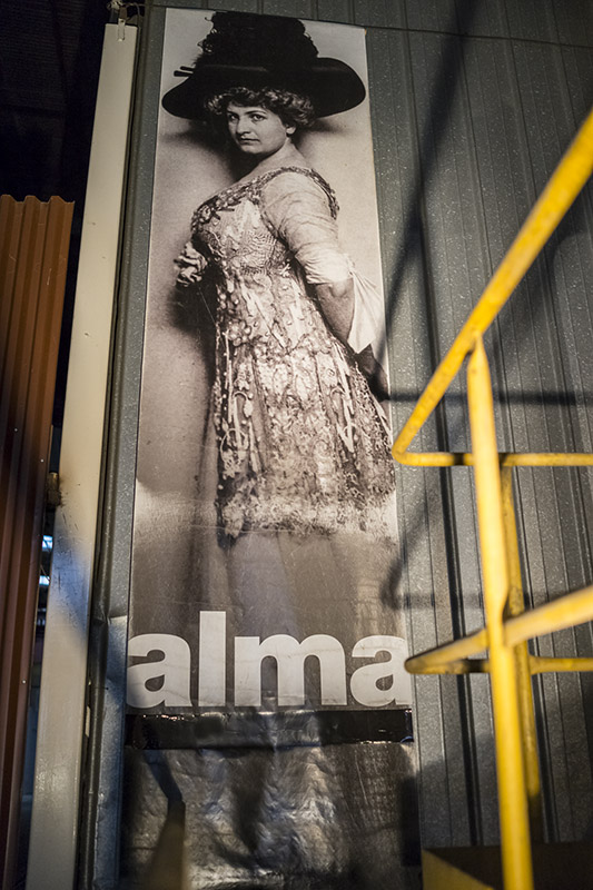 Alma-Plakat