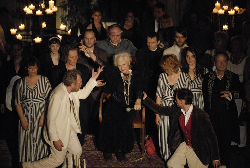 Evi Kehrstephan, Josefin Platt, Haymon Maria Buttinger, Helmut Rühl, Christian Klischat, Paulus Manker, Carola Regnier, Heinrich Herki, Moritz Vierboom, Ryan Templeton, Jenni Sabel, Matthias Lühn und Thomas Stolzeti